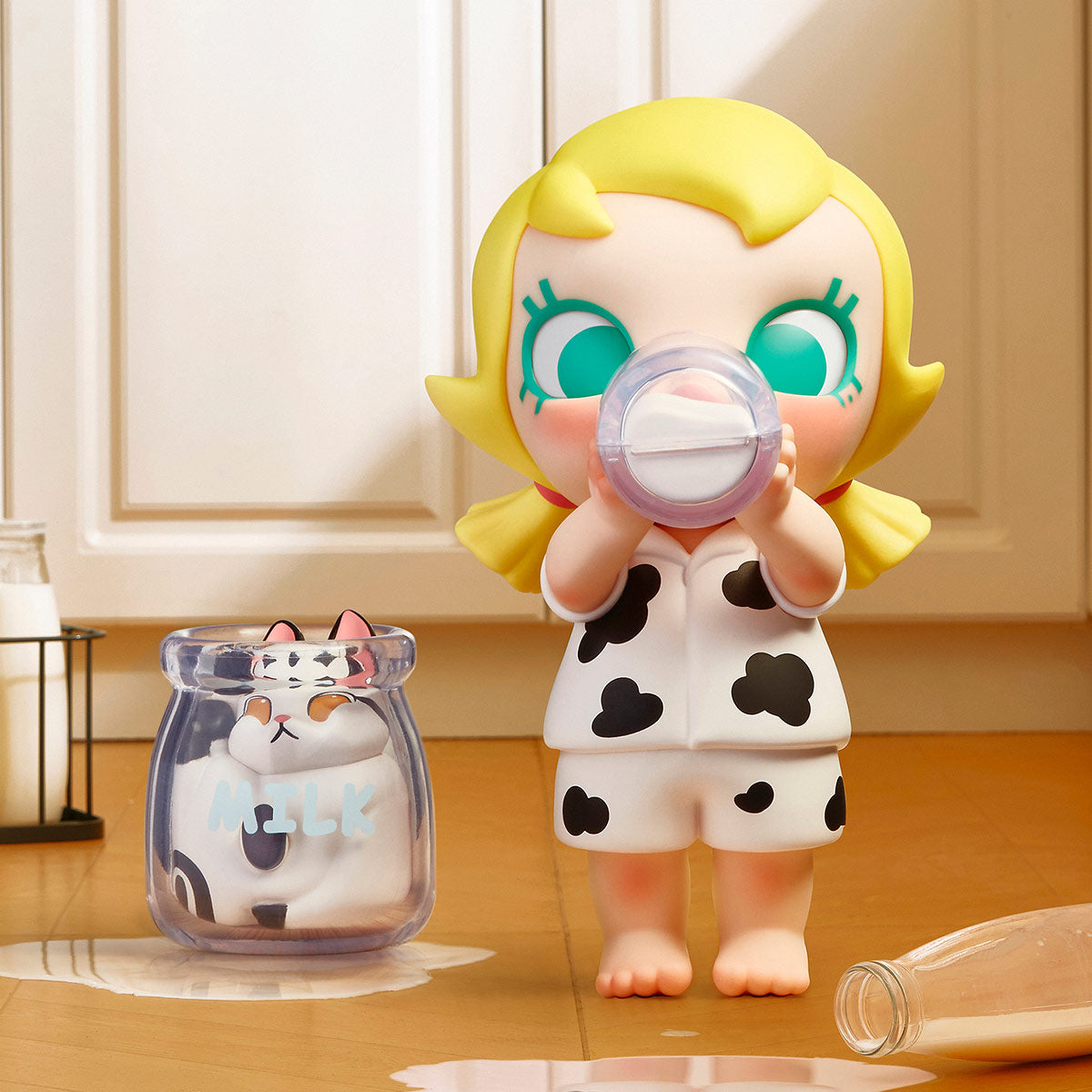 "Baby Molly & Baby Tabby" Figure
