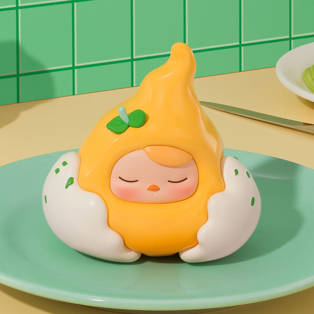 Pucky "Egg Beanie"