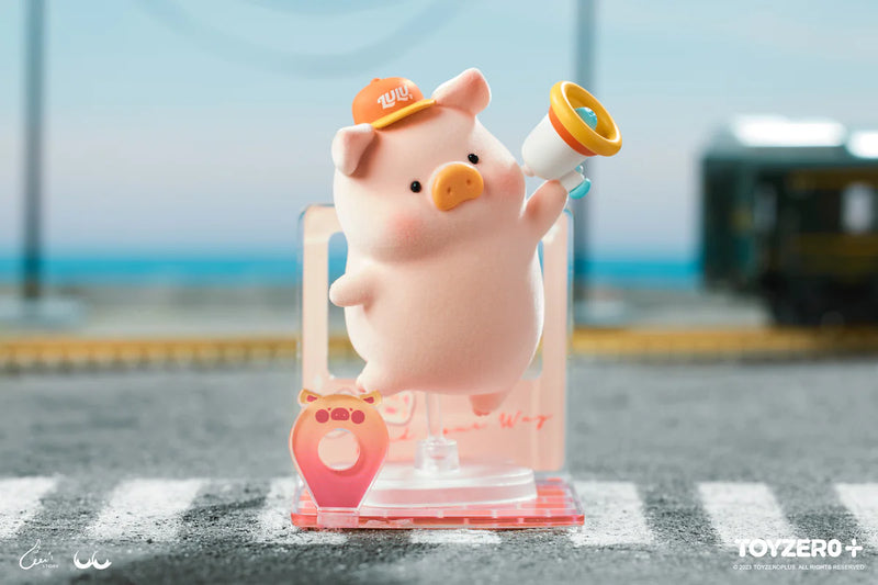 Lulu The Piggy "Travel" Figure-zoom-